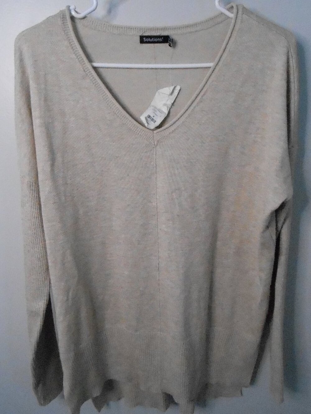 Solutions Women's Lightweight Tan Oatmeal Ribbed V-Neck Long Sleeve Sweater Sz-M